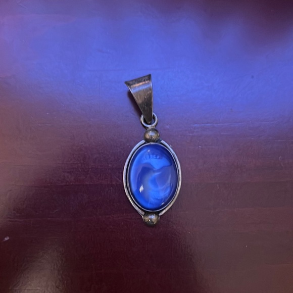 Pendant - Picture 1 of 1